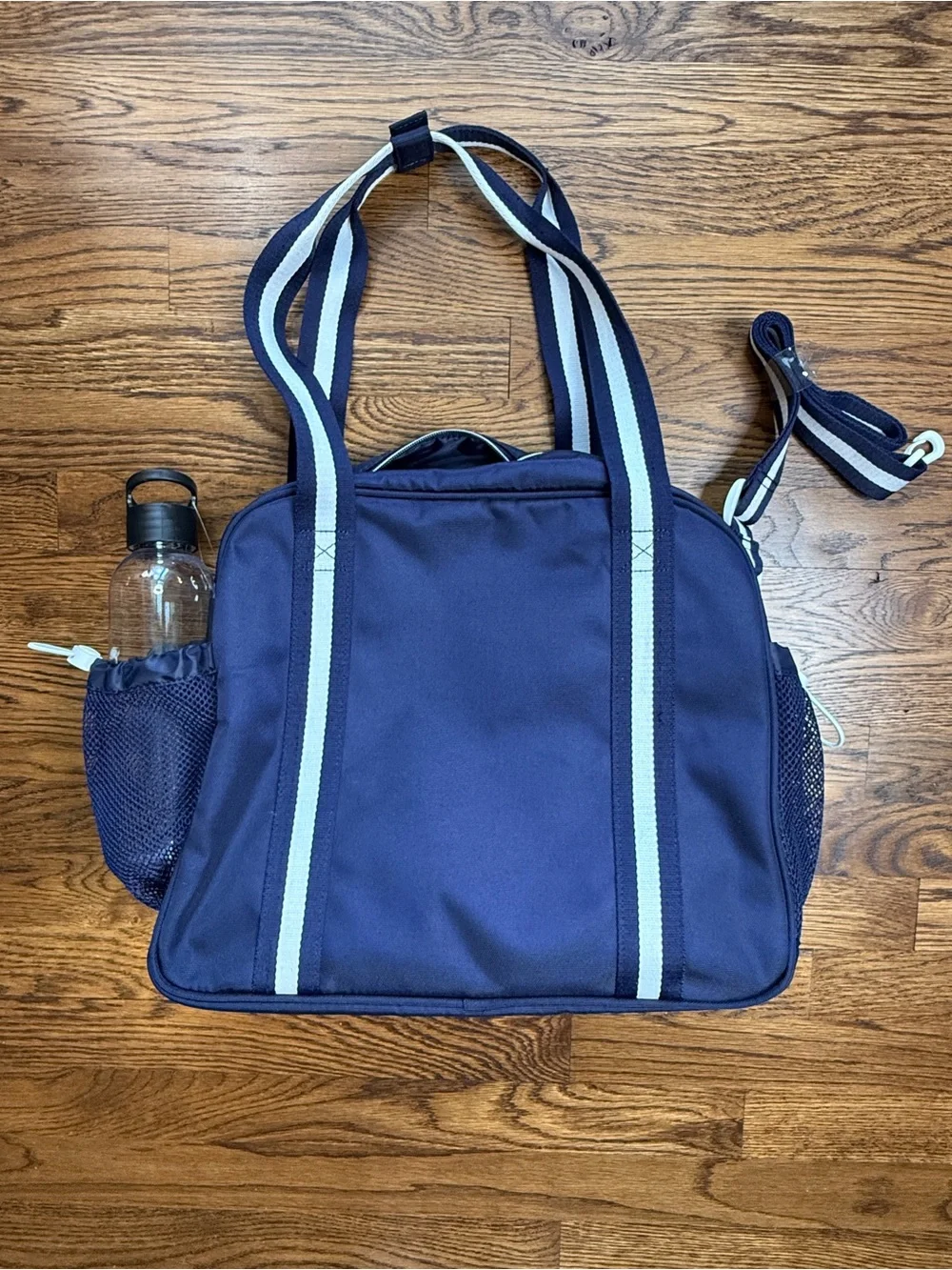 NWT Tommy Bahama Navy and White Pickleball Navy & White Duffel Tote Water Bottle